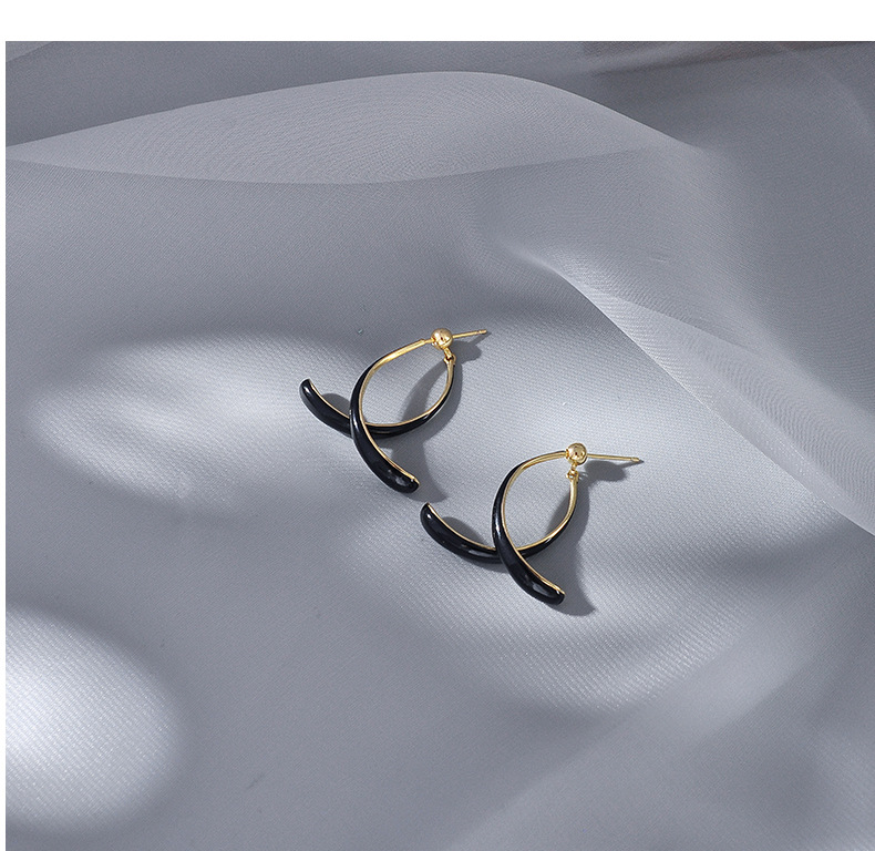 Cross Curved Earrings