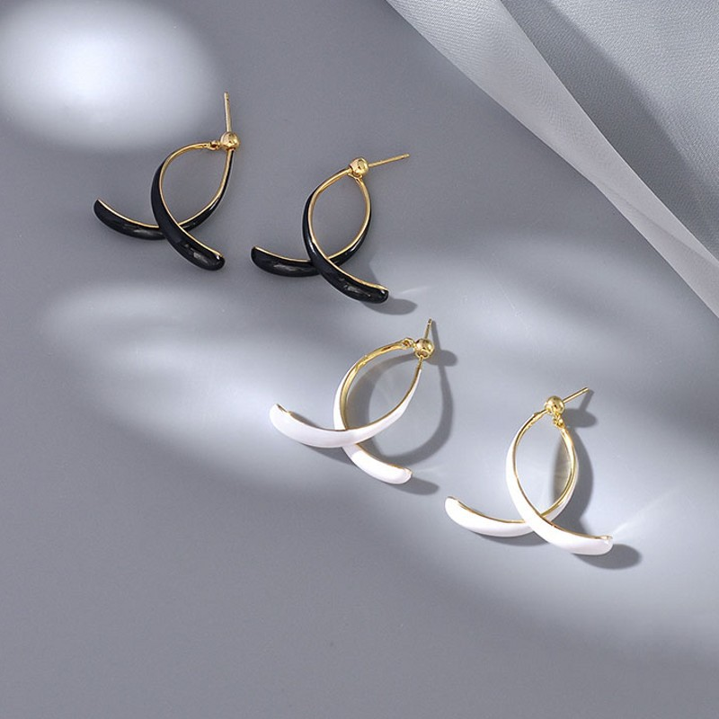 Cross Curved Earrings
