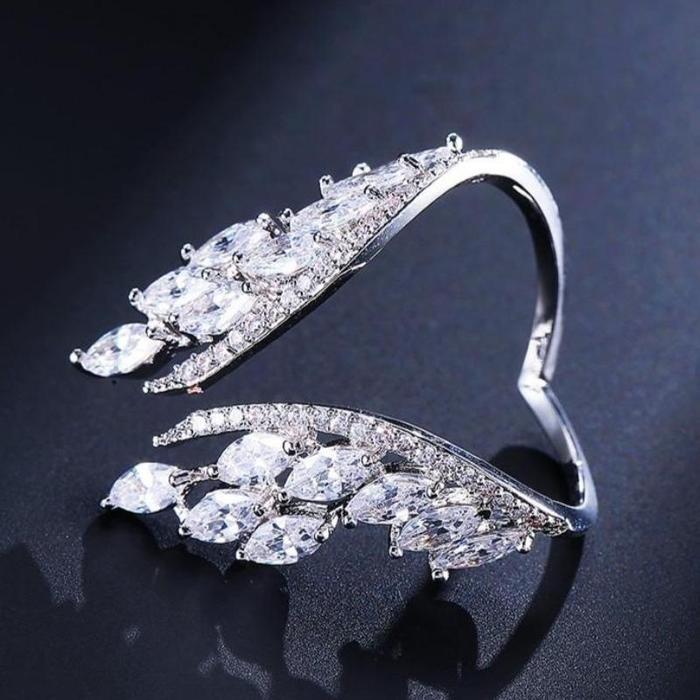 ANGEL WINGS QUEEN RING
