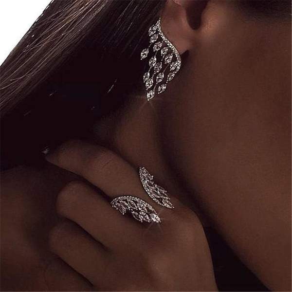 ANGEL WINGS QUEEN RING